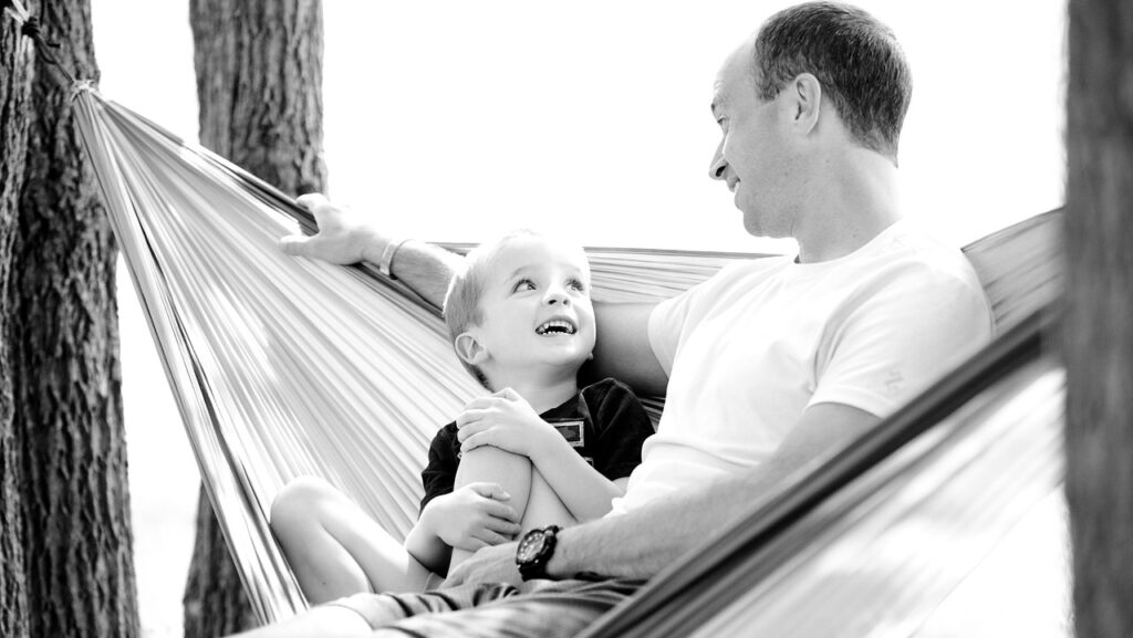 father, son, hammock-1633655.jpg